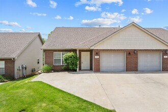 Building Photo - 509-511-511 Glenstone Dr