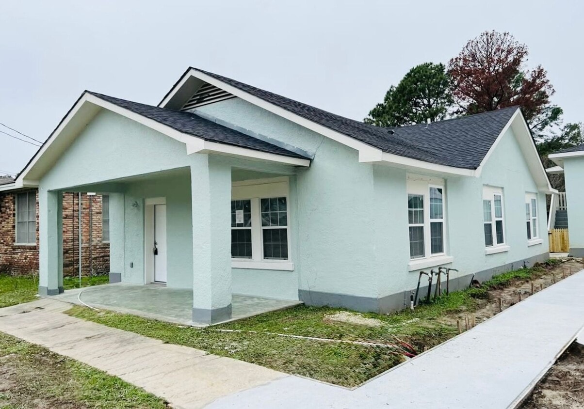 Primary Photo - 1203 N 44th St