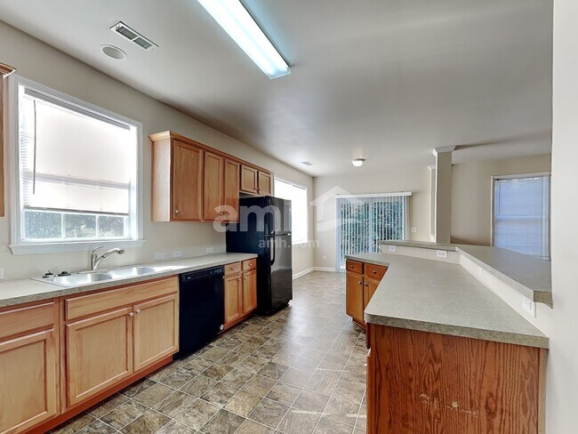 Foto del edificio - 2673 Blowing Wind Cir