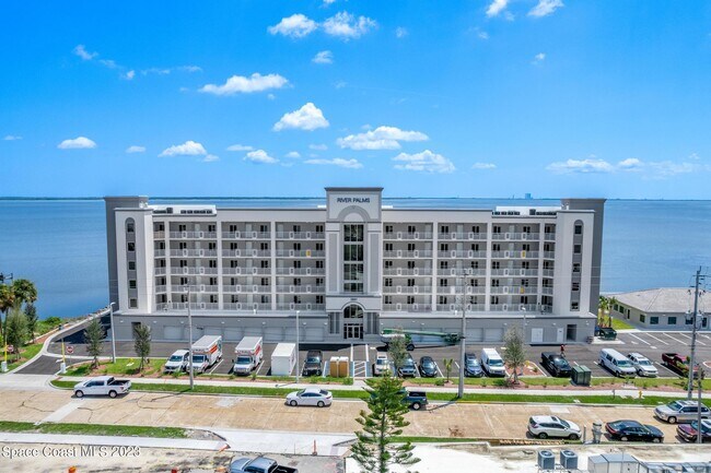 Building Photo - 1805 Riverside Dr