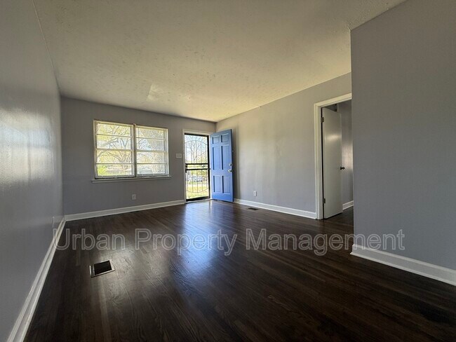 Foto del edificio - 5056 Stacey Rd