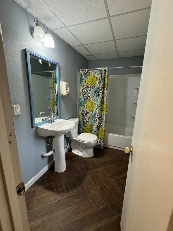 Building Photo - 16502 Spring St