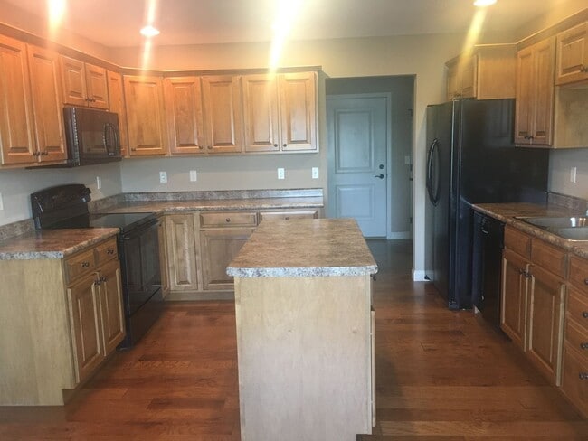 Building Photo - Recently built 3-bed, 2.5-bath home availa...