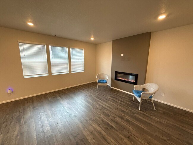 Building Photo - 4770 Daiquiri Ave NE