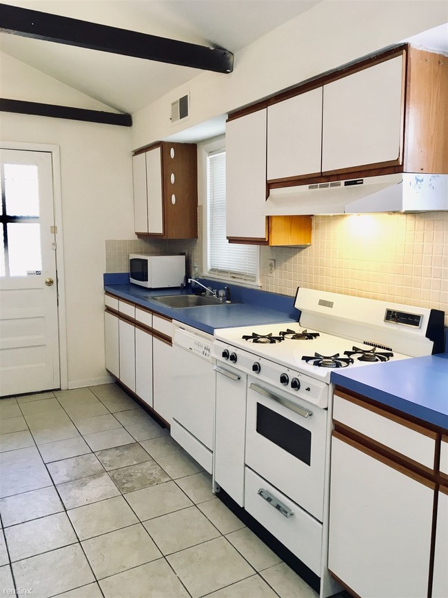 Building Photo - 3 br, 2 bath  - 1020 Light St # 2