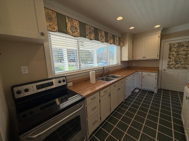 Building Photo - FOR RENT DAVIE COUNTY!! 336-360-5860