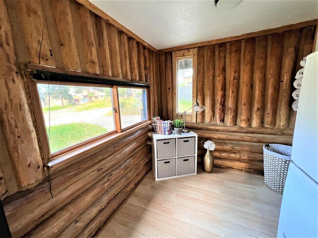 Building Photo - 30022 Hilltop Dr