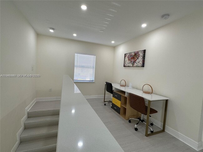 Foto del edificio - 875 NW 2nd St