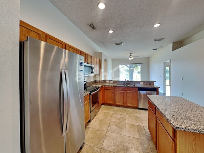 Foto del edificio - 3507 Benson Park Blvd