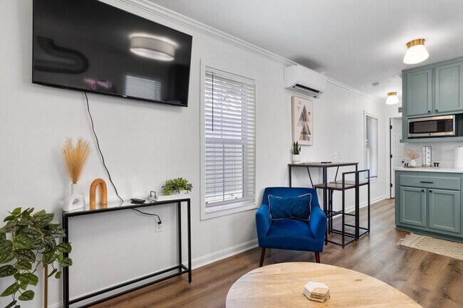 Foto del edificio - 1911 Government St