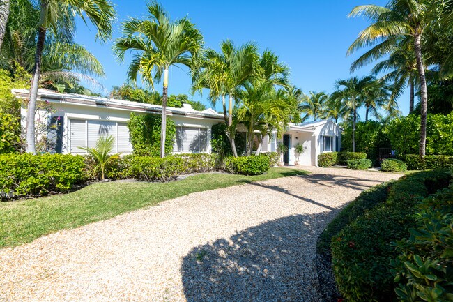 Foto del edificio - 217 Debra Ln