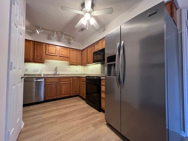 Foto del edificio - 6428 Whitewater Dr