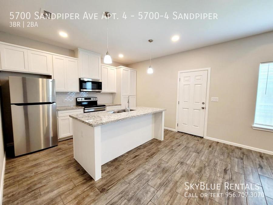 Primary Photo - 5700 Sandpiper Ave
