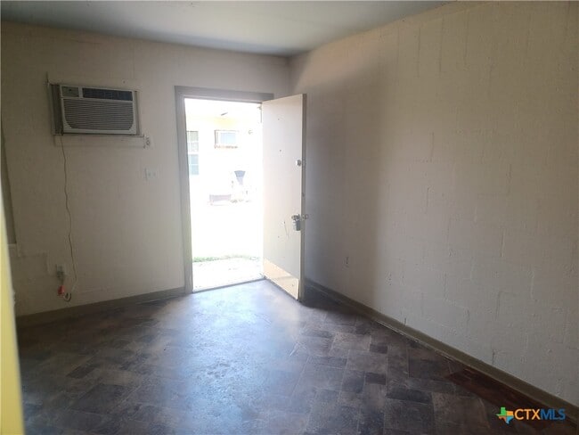 Foto del edificio - 307 E Bryce Ave