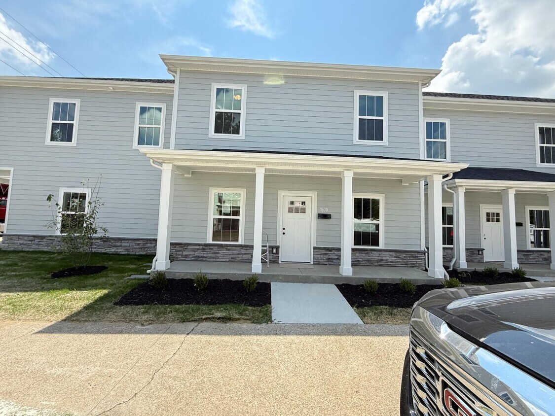Photo - 1630 Ekin Ave