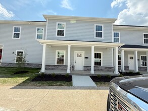 Building Photo - 1630 Ekin Ave