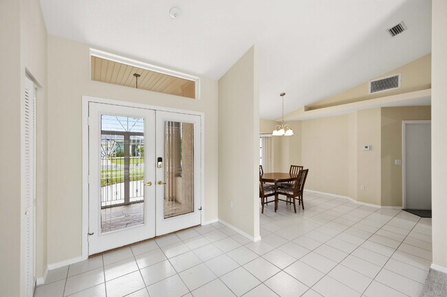 Foto del edificio - "Spacious 3-Bedroom Retreat with 2 Full Baths in Rotonda West Pinehurst!"
