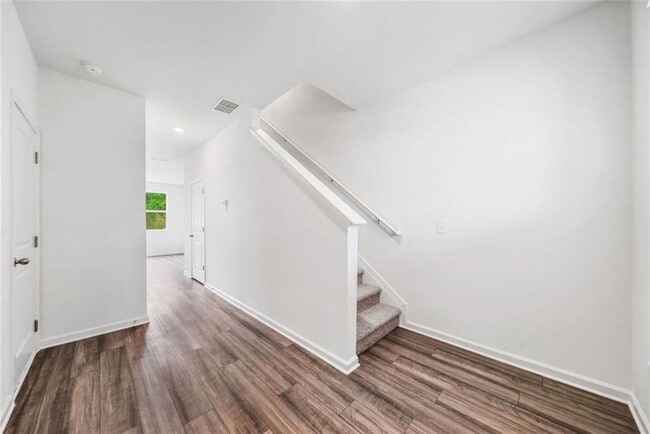 Building Photo - 602 Jervis Wy