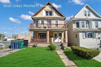 Building Photo - 189 Cazenovia St