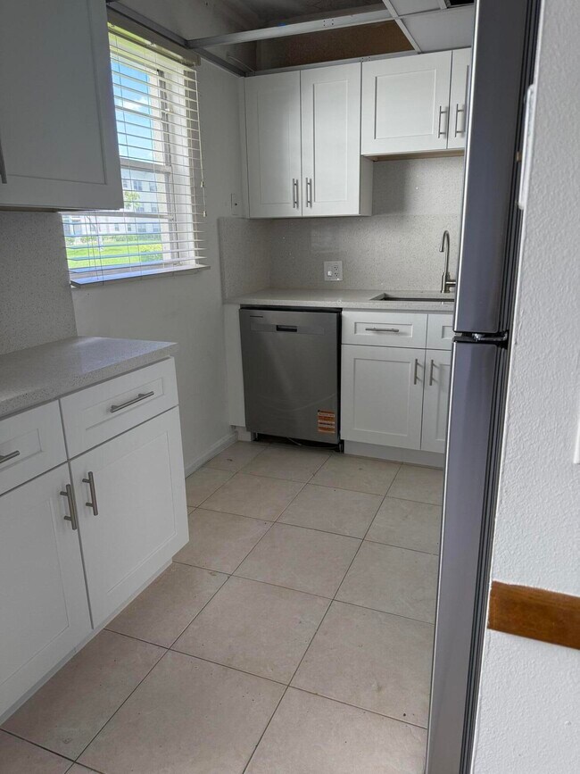 Foto del edificio - 347 Mansfield I