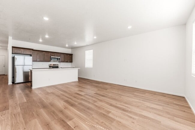 Building Photo - 5364 E Antares Ln