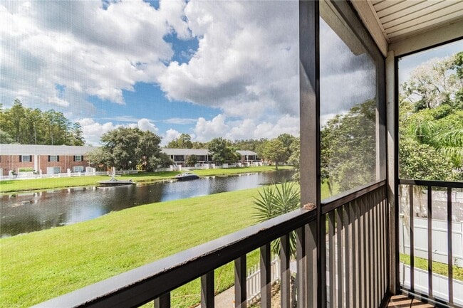Building Photo - Waterfront 2/1 Condo on Lake Magdalene