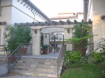 Primary Photo - 3003 W Riverside Dr