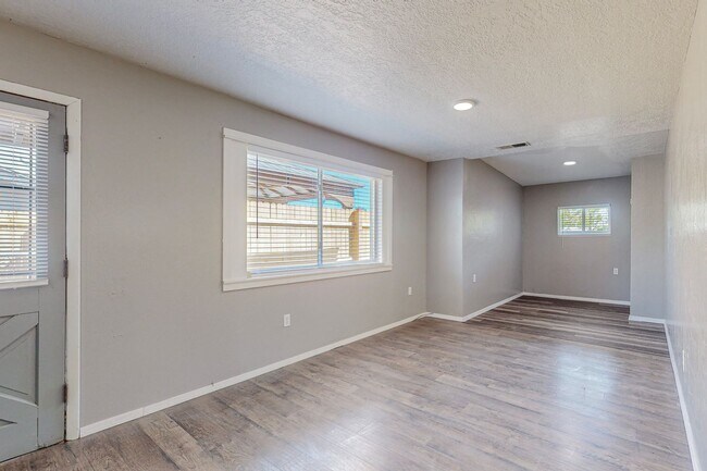 Building Photo - North Valley Casita 2 Bedroom 1 Bath