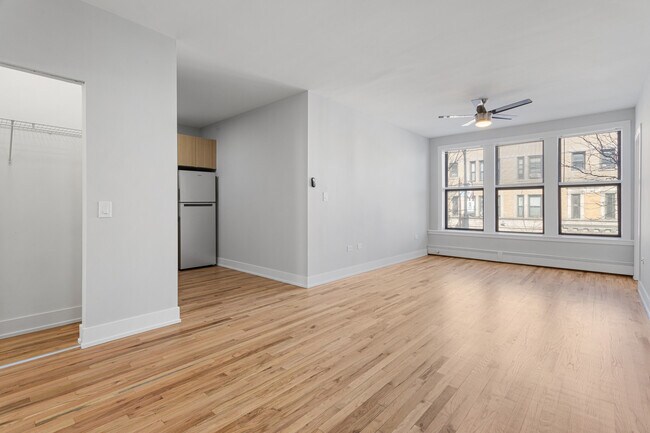 Building Photo - 1625 W Howard St