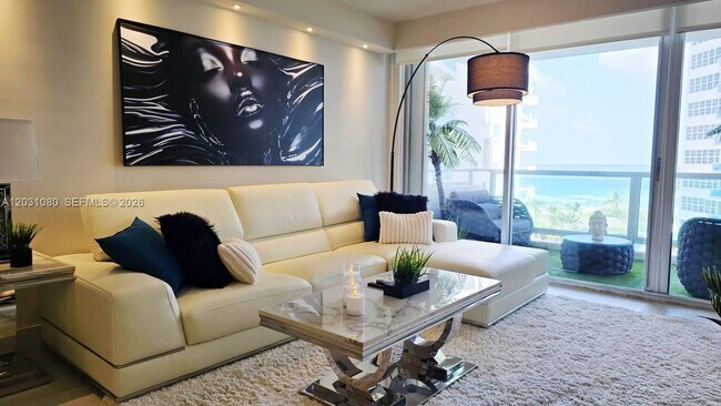 Foto del edificio - 5151 Collins Ave