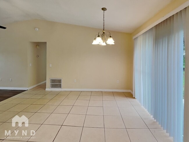 Building Photo - 1942 Peoria St