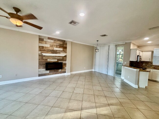 Foto del edificio - 13576 Forest Lake Dr