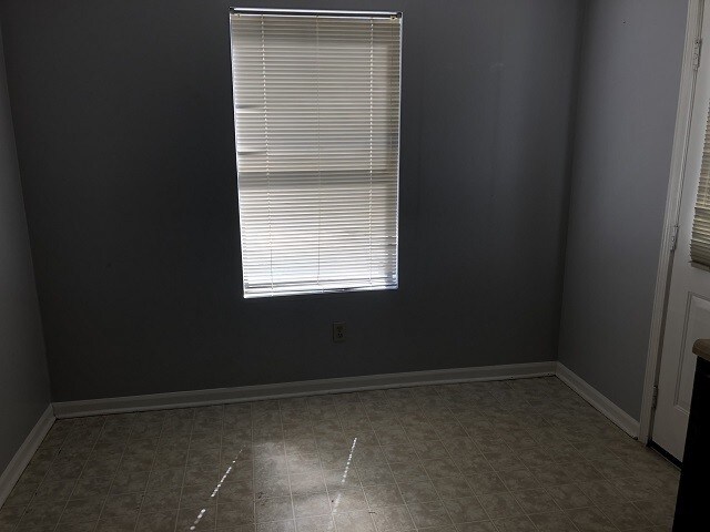 Building Photo - Nice Town home in Sherwood.