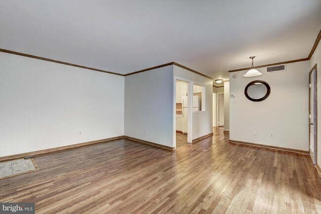 Foto del edificio - 7056 Eastern Ave NW