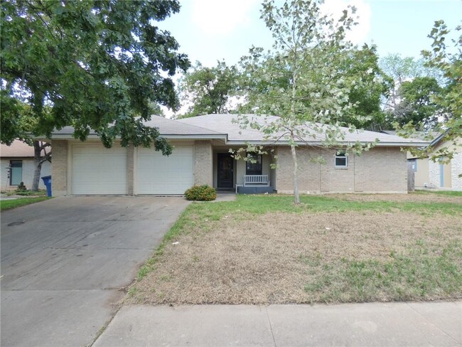 Building Photo - 1441 S Meadows Dr