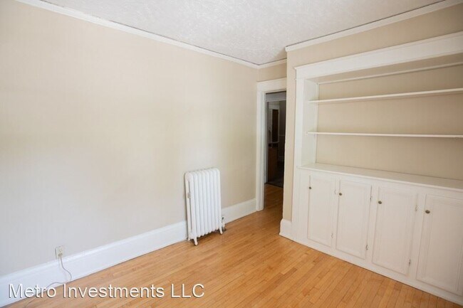 Building Photo - 1802 E Linnwood Ave