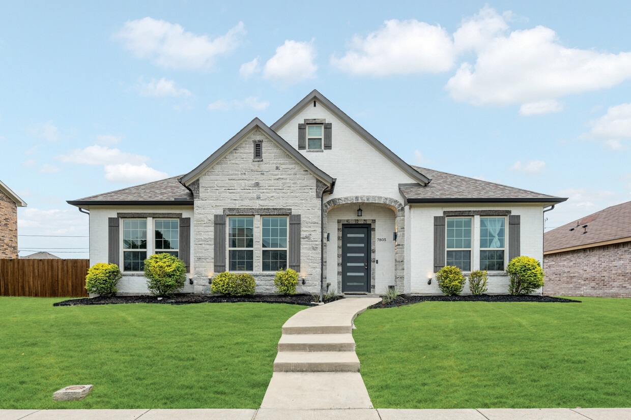 Foto principal - 7805 Pebble Beach Dr