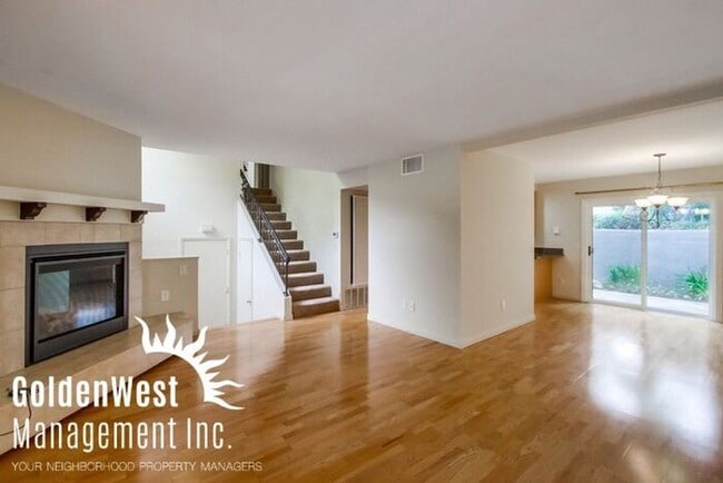 Building Photo - Condo 2Bdm 2.5Ba in the Heart of San Diego