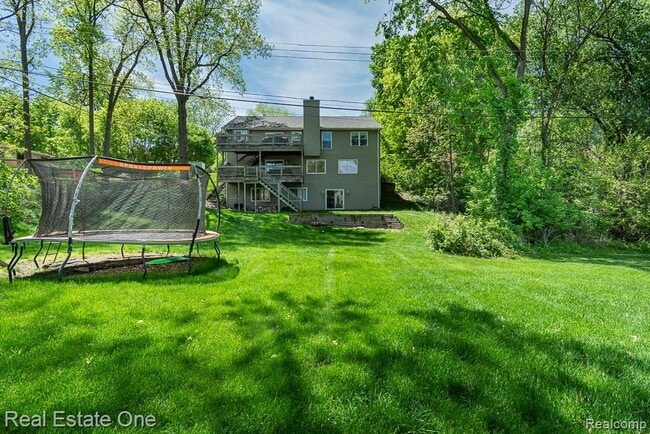 Building Photo - 668 Sherry Dr