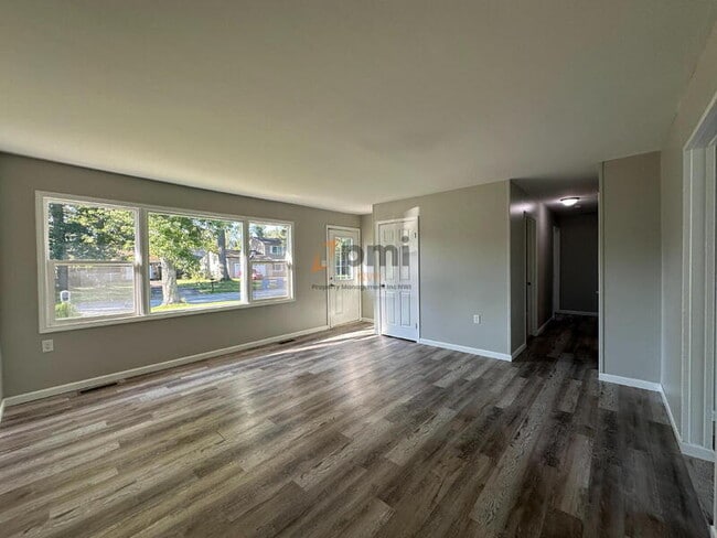Foto del edificio - 375 Cherryfield Dr