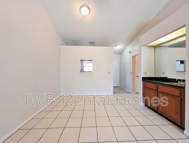 Building Photo - 7607 Indian Lakes Dr