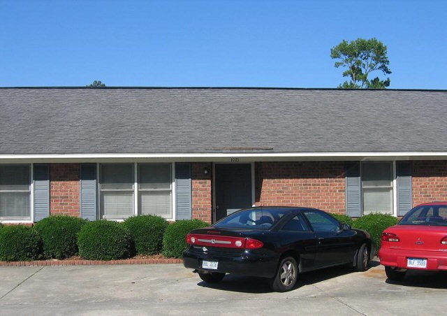 Primary Photo - 1021 N Guignard Dr