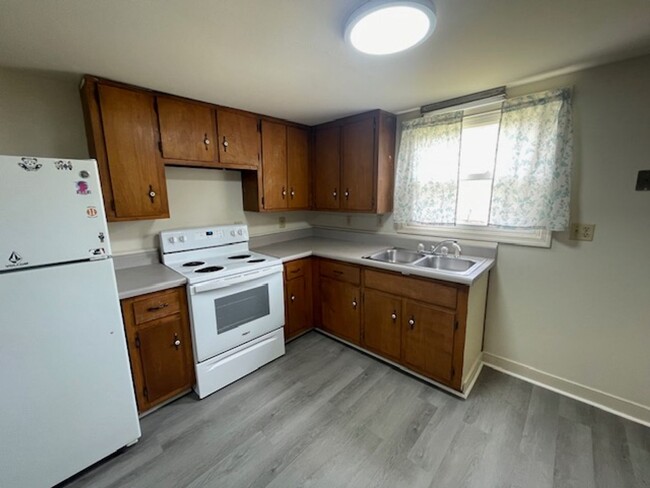 Building Photo - Pancakes-3407-3409 Light Street