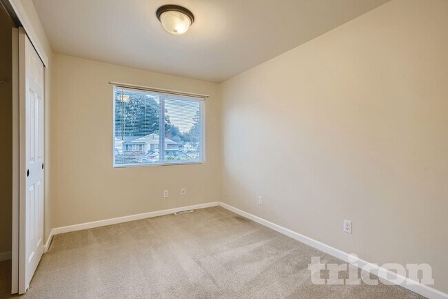 Building Photo - 9022 Lorraine Ave S