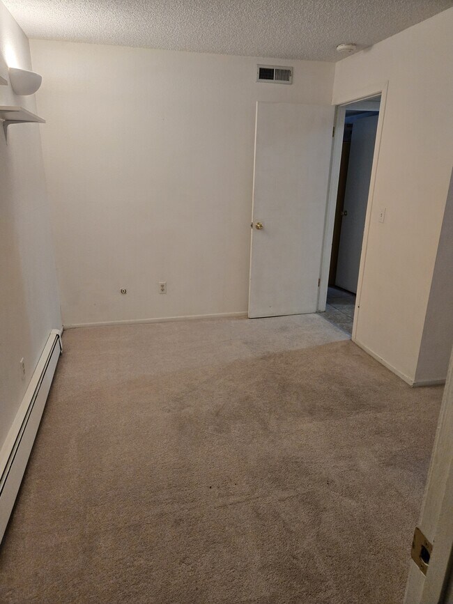 Foto del edificio - 3146 Lakeside Dr
