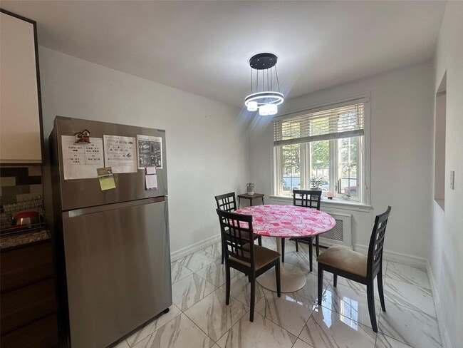 Foto del edificio - 254-15 87th Ave