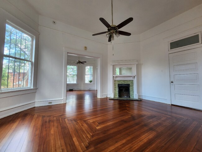 Foto del edificio - 106 S Bayou St