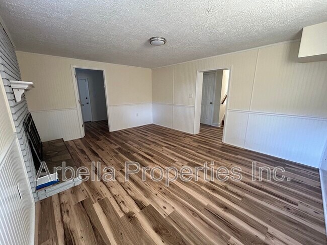 Foto del edificio - 5717 Mohican Ln