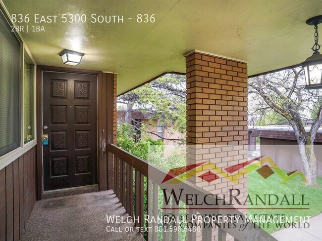 Building Photo - 2 Bedroom 1 Bath Renovated Apartment