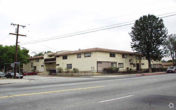 Primary Photo - Villa Maria Apartments